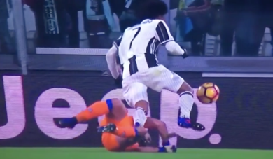 Juve-Napoli: il rigore di Cuadrado e quello (non dato) ad Albiol