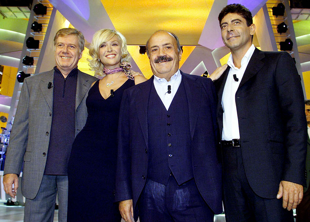 Paola Barale: i 50 anni della conduttrice, tra tv e grandi amori