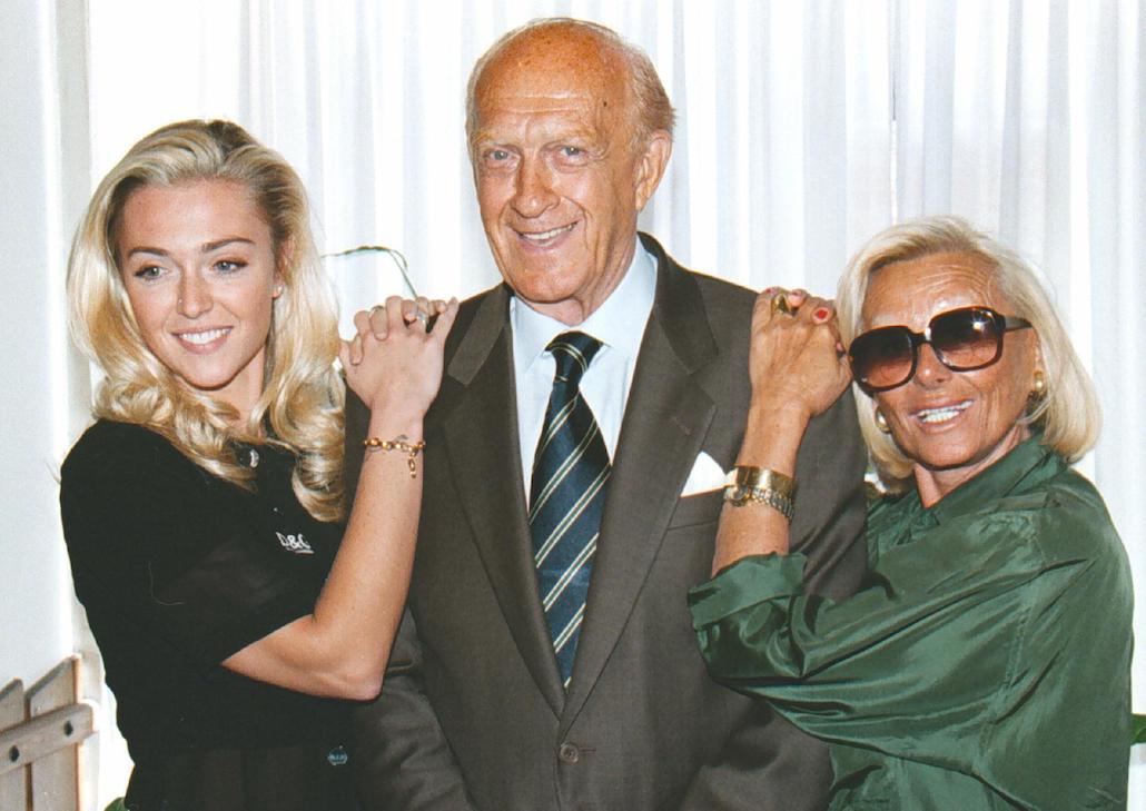 Paola Barale: i 50 anni della conduttrice, tra tv e grandi amori