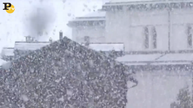 Neve a Livigno il 26 aprile. Il video della nevicata