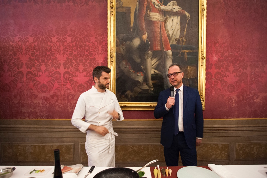 Lo chef Enrico Bartolini e la ventresca di tonno – FOTO e VIDEO Lo chef Enrico Bartolini e la ventresca di tonno – FOTO e VIDEO