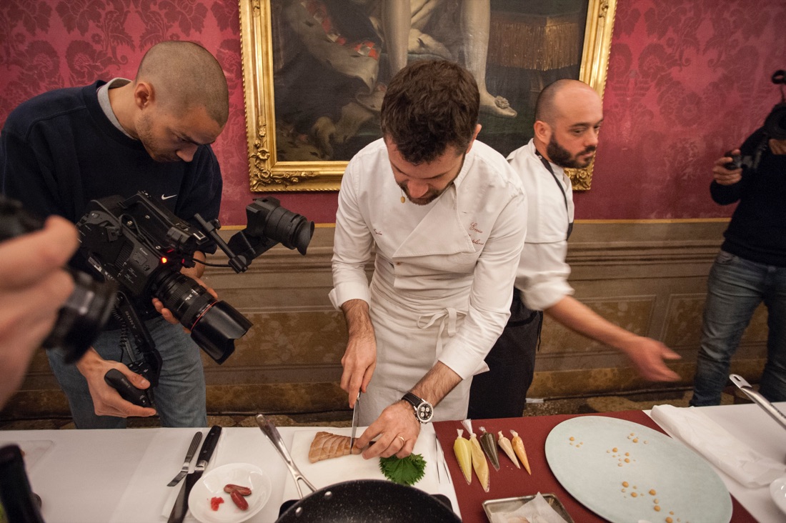 Lo chef Enrico Bartolini e la ventresca di tonno – FOTO e VIDEO Lo chef Enrico Bartolini e la ventresca di tonno – FOTO e VIDEO