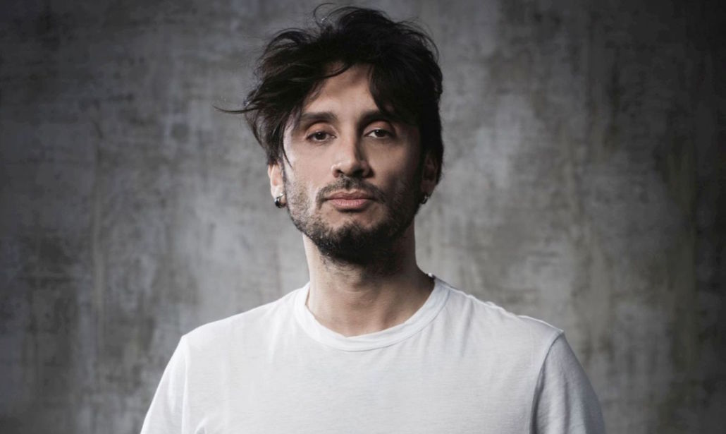 Fabrizio Moro: il tour di “Pace” è amore struggente Fabrizio Moro: il tour di “Pace” è amore struggente