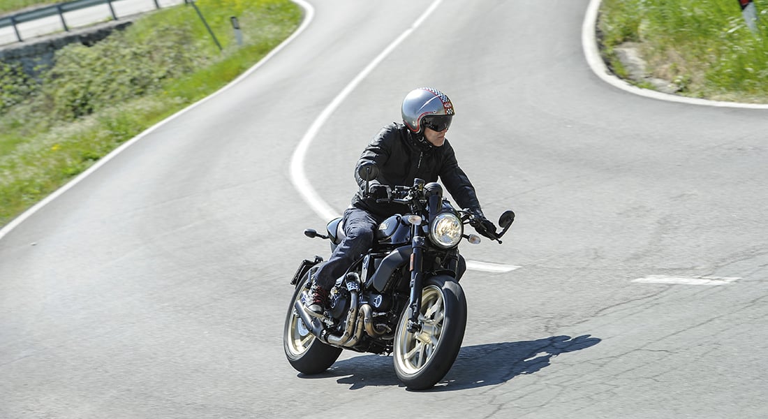 Galleria foto 'Ducati Scrambler Café Racer, sportiva e modaiola' - foto 8