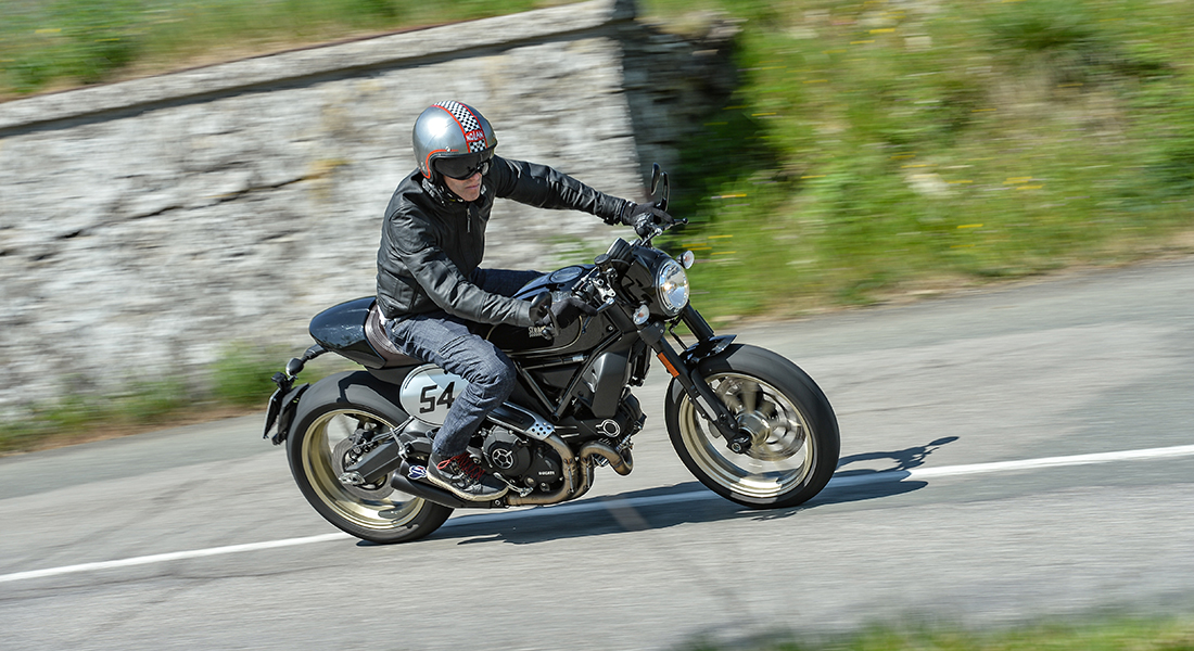 Galleria foto 'Ducati Scrambler Café Racer, sportiva e modaiola' - foto 6