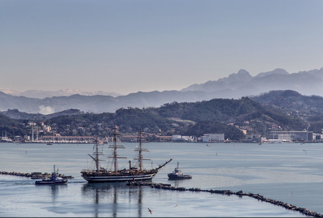 Galleria foto 'La Nave Vespucci ritorna in America' - foto 8