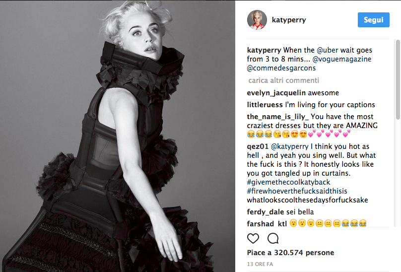 Galleria foto 'Anche Katy Perry taglia i capelli per protesta' - foto 14