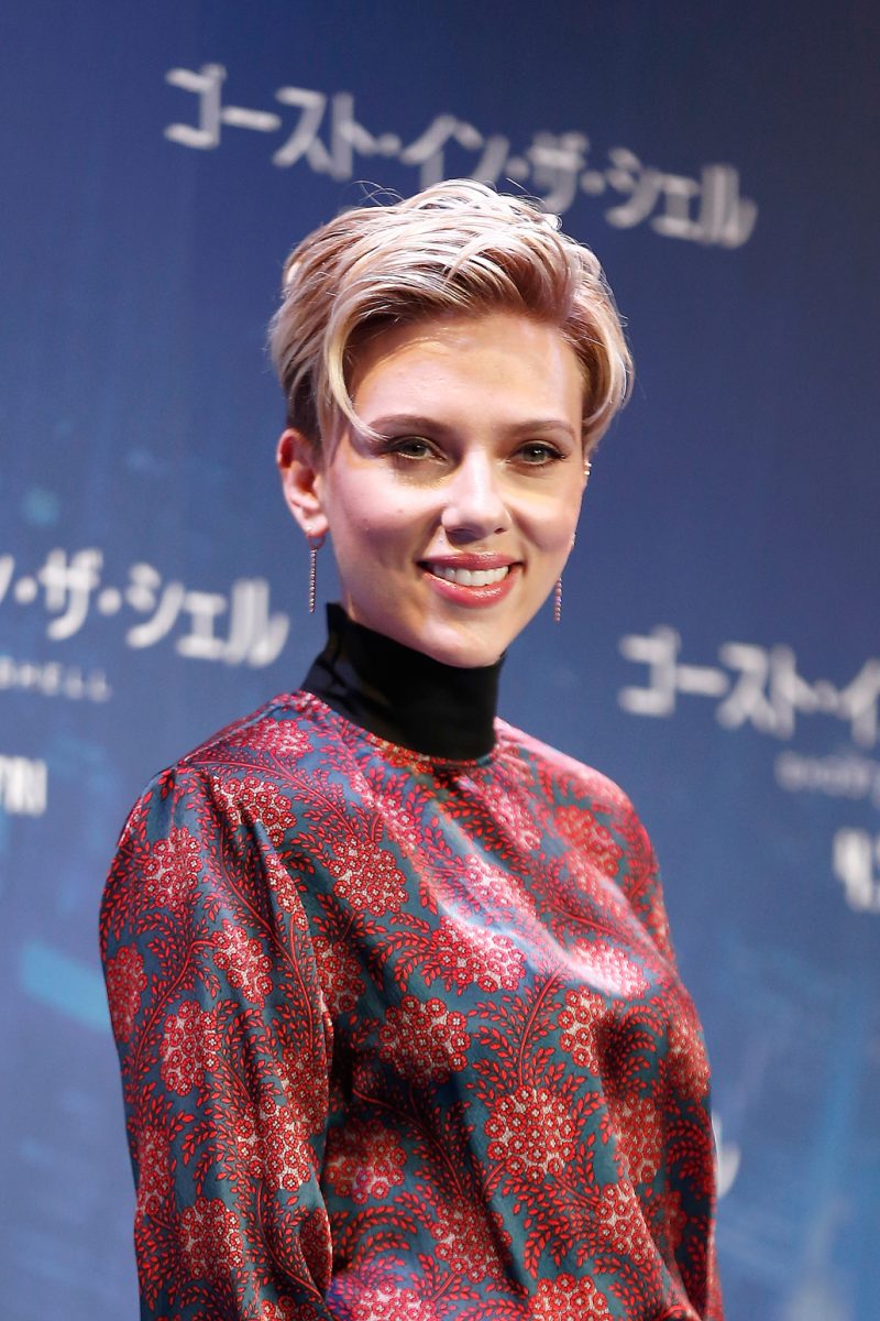 Galleria foto 'Anche Katy Perry taglia i capelli per protesta' - foto 17