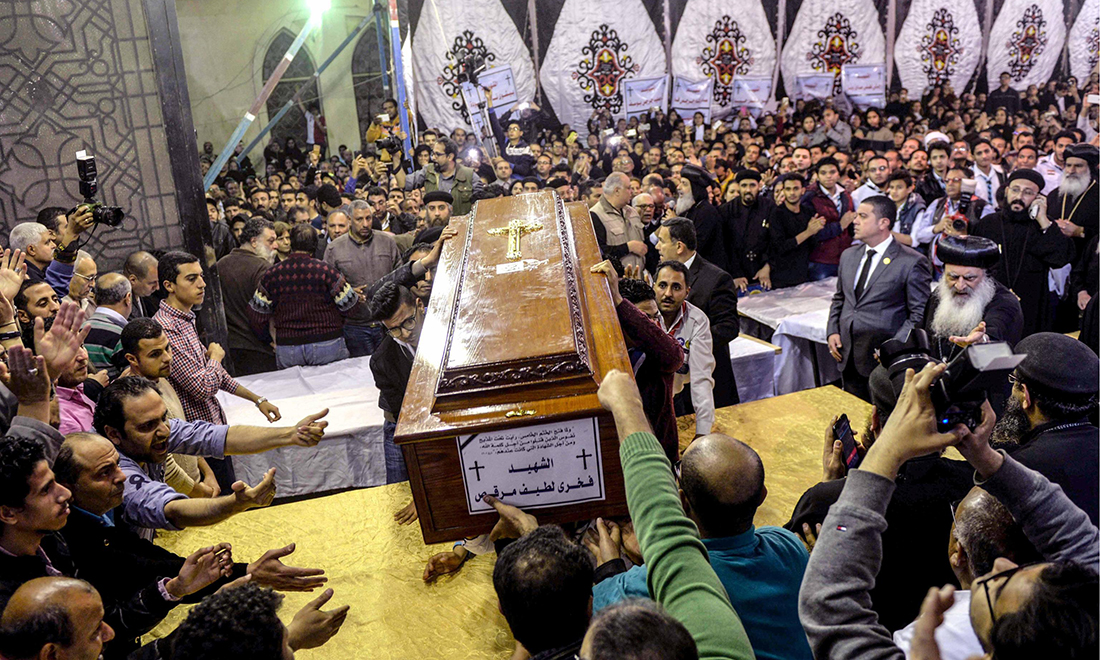 Galleria foto 'Attentati in Egitto: i funerali delle vittime a Tanta e Alessandria – Foto' - foto 15