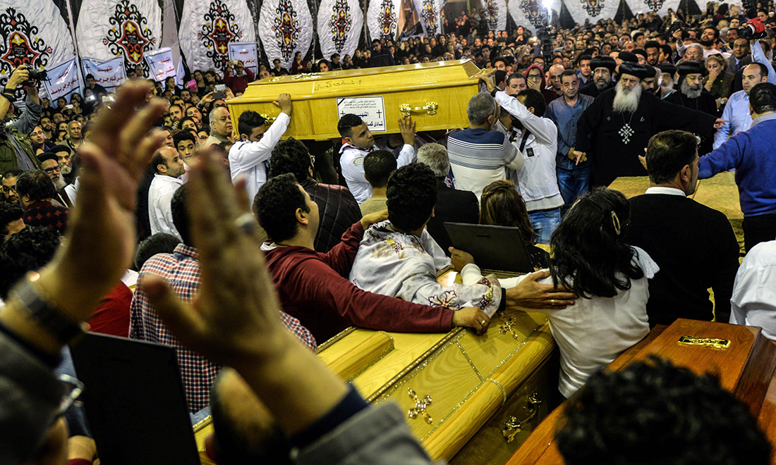 Galleria foto 'Attentati in Egitto: i funerali delle vittime a Tanta e Alessandria – Foto' - foto 11