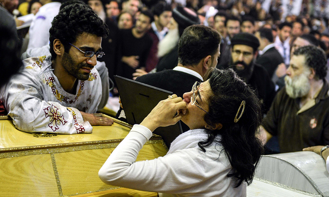 Galleria foto 'Attentati in Egitto: i funerali delle vittime a Tanta e Alessandria – Foto' - foto 9