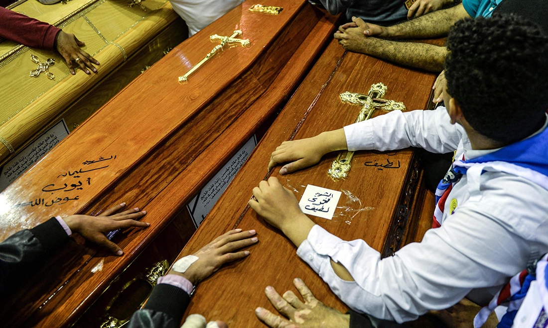 Galleria foto 'Attentati in Egitto: i funerali delle vittime a Tanta e Alessandria – Foto' - foto 6
