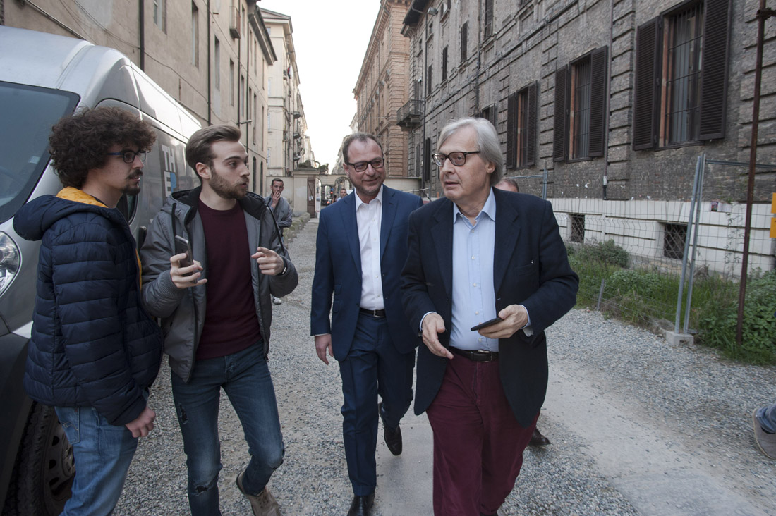 Vittorio Sgarbi e l’essenza di Torino: arte e architettura – FOTO – VIDEO Vittorio Sgarbi e l’essenza di Torino: arte e architettura – FOTO – VIDEO