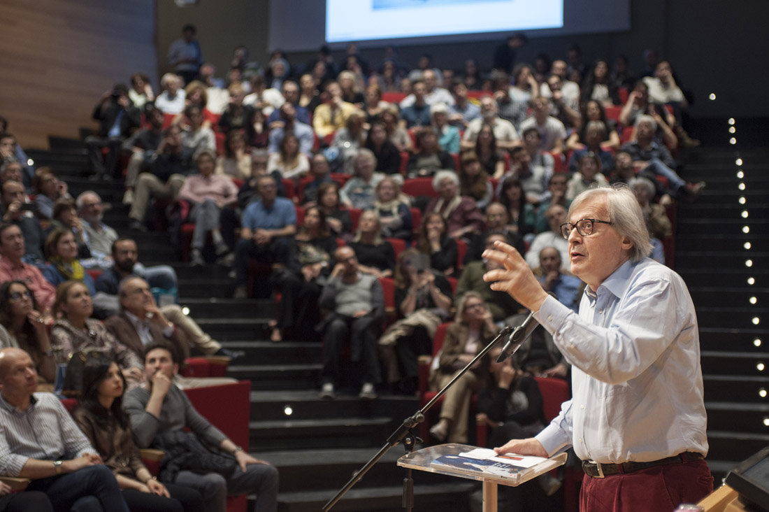 Vittorio Sgarbi e l’essenza di Torino: arte e architettura – FOTO – VIDEO Vittorio Sgarbi e l’essenza di Torino: arte e architettura – FOTO – VIDEO