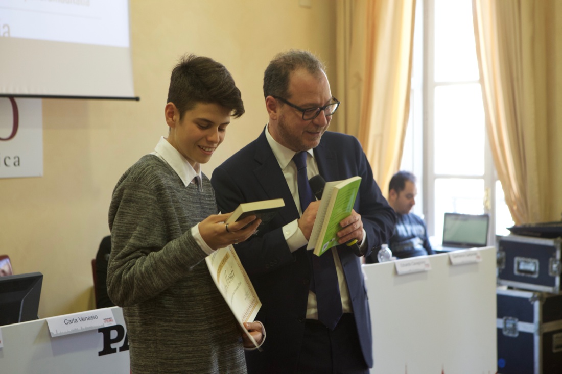 300 libri a tre istituti superiori di Torino