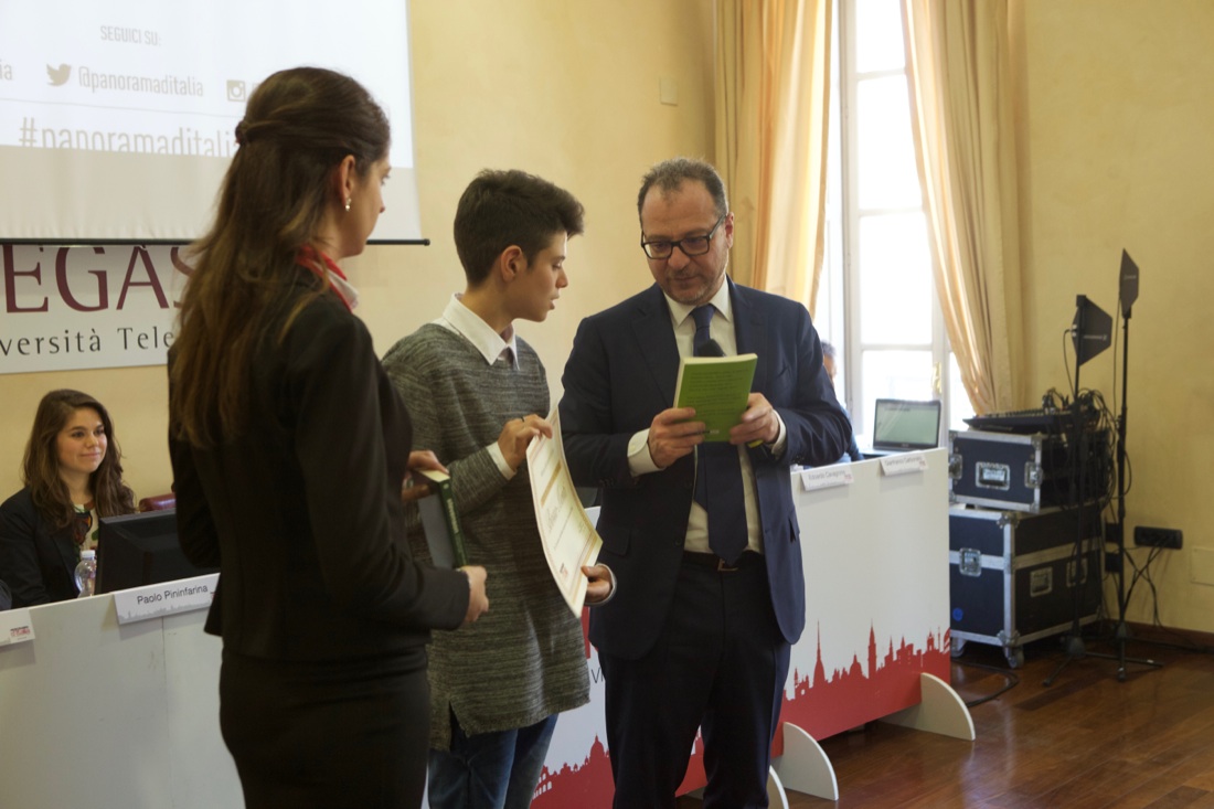 300 libri a tre istituti superiori di Torino