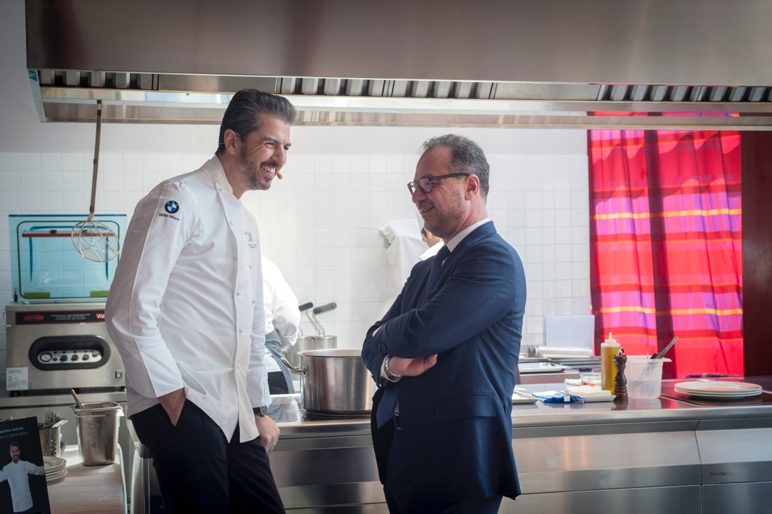 Lasagne al piccione: la ricetta di Andrea Berton – FOTO e VIDEO Lasagne al piccione: la ricetta di Andrea Berton – FOTO e VIDEO