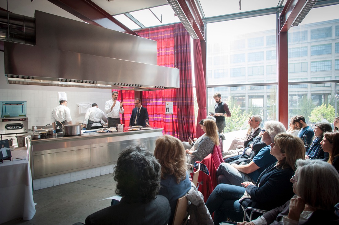 Lasagne al piccione: la ricetta di Andrea Berton – FOTO e VIDEO Lasagne al piccione: la ricetta di Andrea Berton – FOTO e VIDEO
