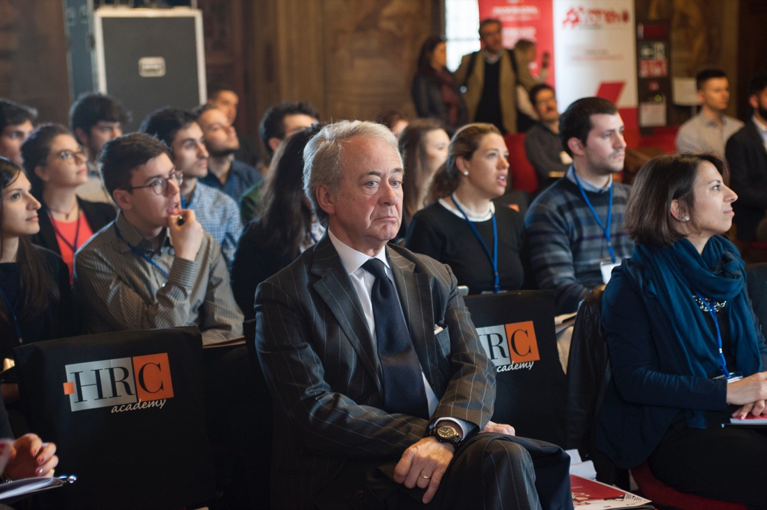 Lavoro: formazione continua e curriculum “su misura” Lavoro: formazione continua e curriculum “su misura”