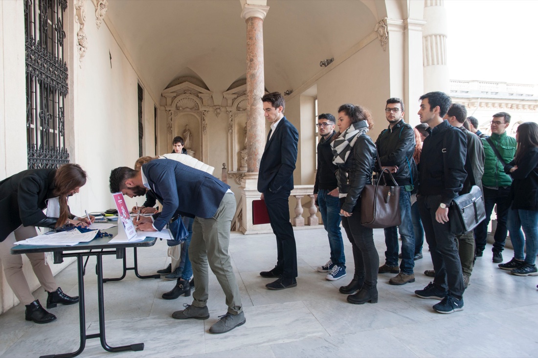 Lavoro: formazione continua e curriculum “su misura” Lavoro: formazione continua e curriculum “su misura”