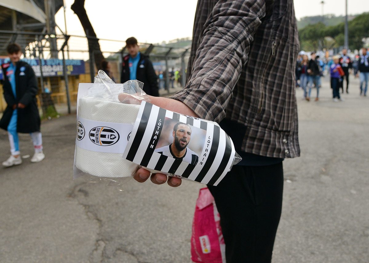 Galleria foto 'Napoli-Juventus 3-2, la vendetta di Higuain gela il San Paolo' - foto 7