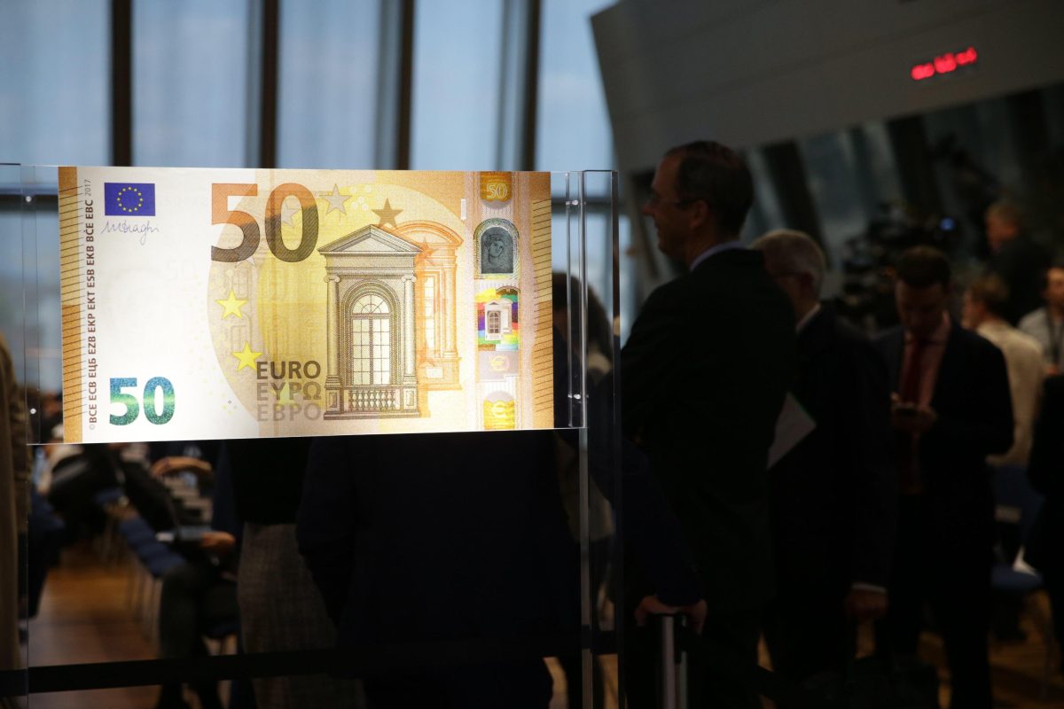 Galleria foto 'Nuova banconota da 50 euro: ecco cosa cambia' - foto 1