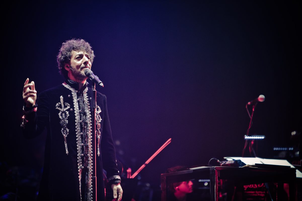 Galleria foto 'Max Gazzè convince nell’esperimento “Alchemaya” – Recensione' - foto 1