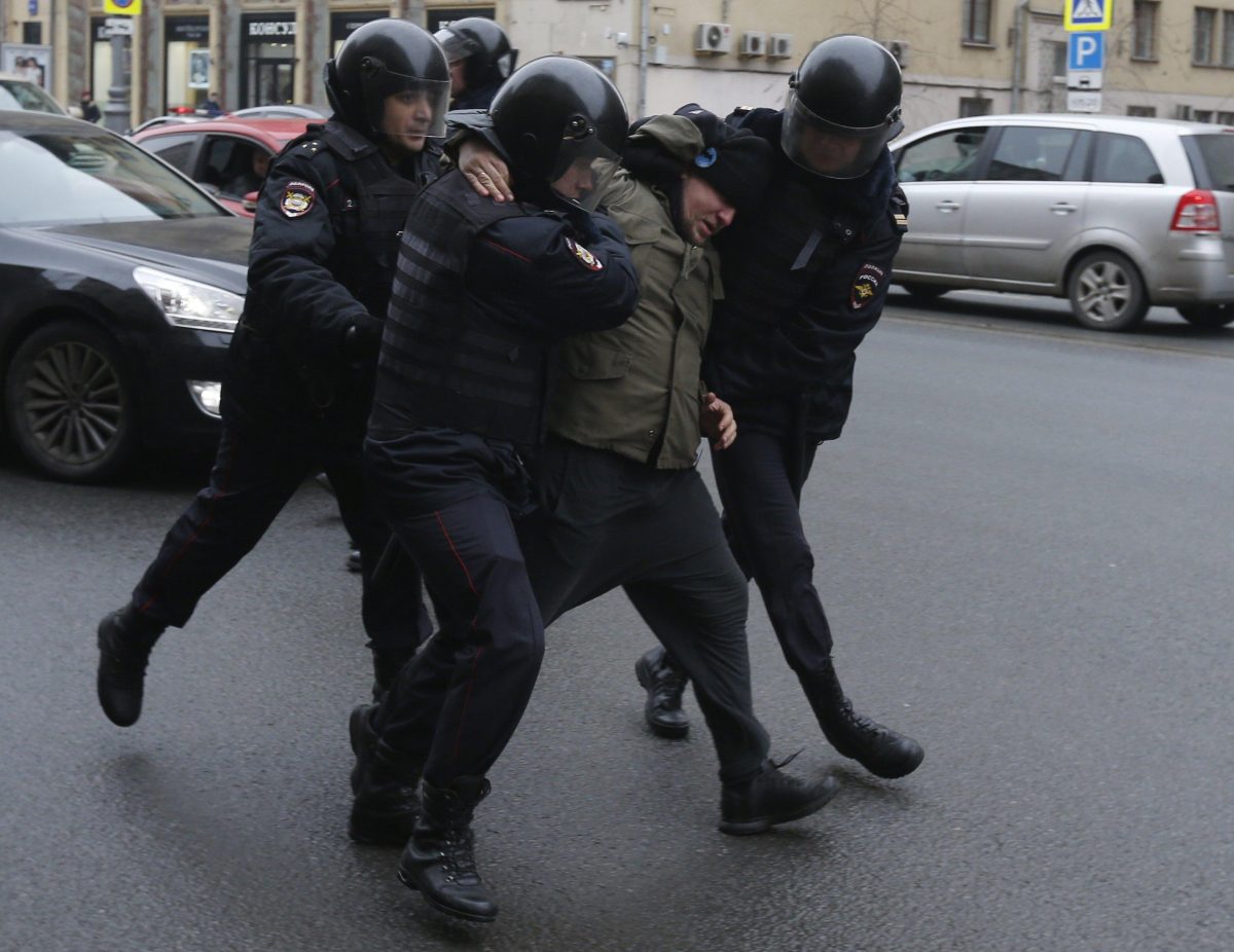 Galleria foto 'Russia: nuove proteste contro Putin, decine di arresti – FOTO' - foto 10