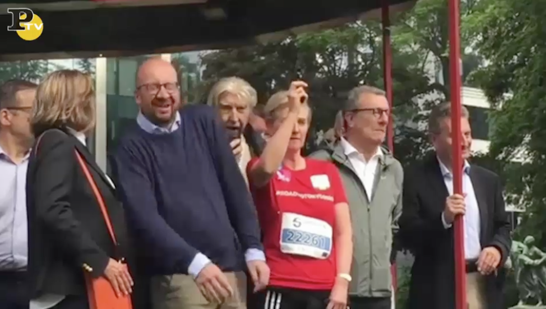 Belgio, lo sparo (a salve) della principessa manda il premier in ospedale