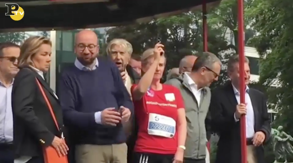 Belgio, lo sparo (a salve) della principessa manda il premier in ospedale