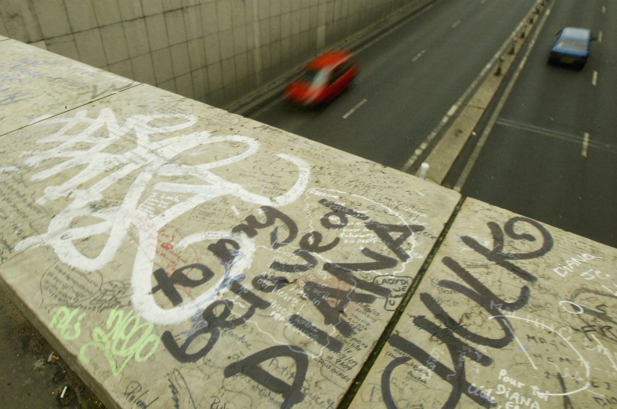Galleria foto 'Lady D, l’auto dell’incidente era da rottamare' - foto 7