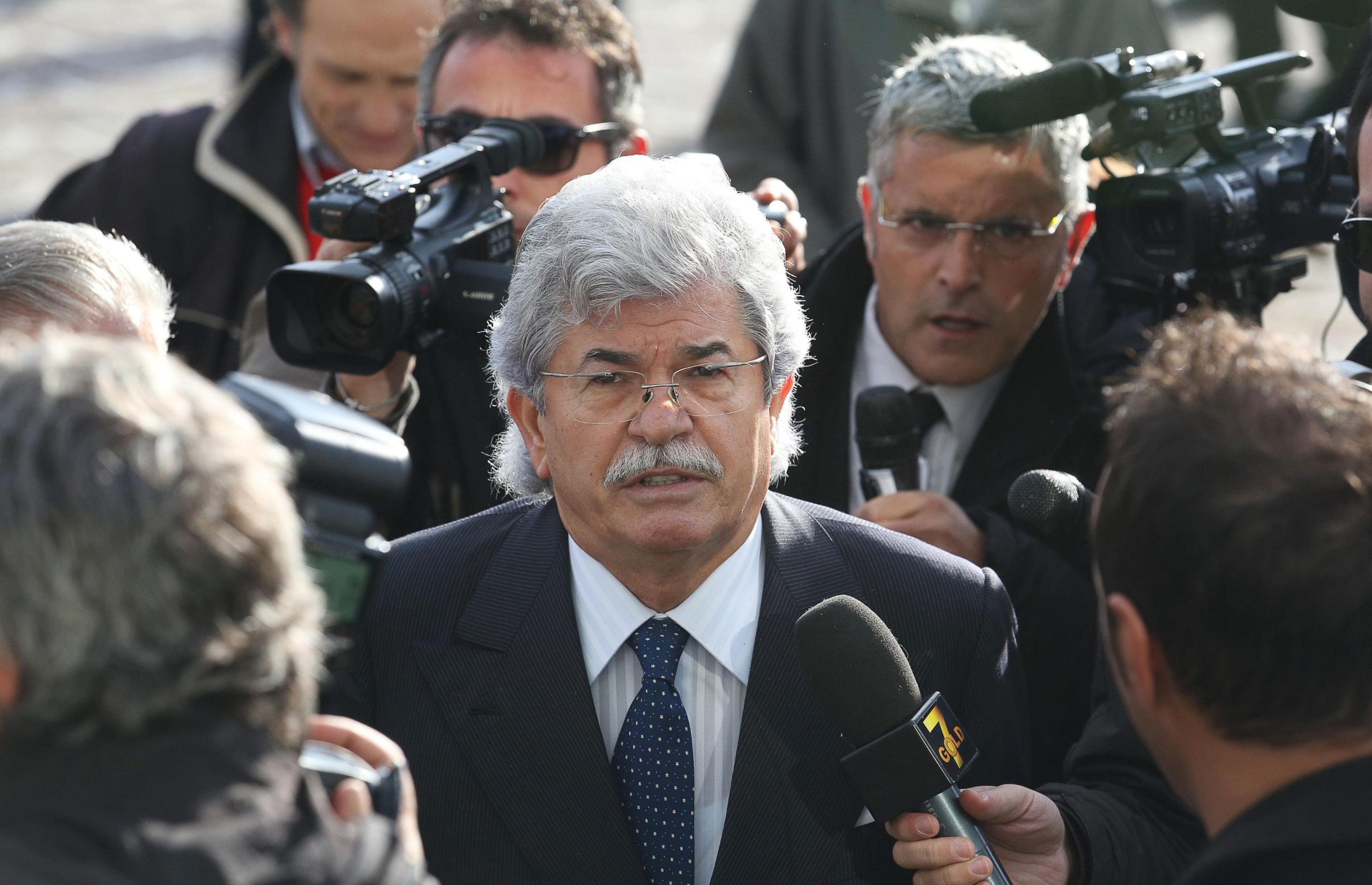 Antonio Razzi: “Il giro del mondo insieme a me” Antonio Razzi: “Il giro del mondo insieme a me”