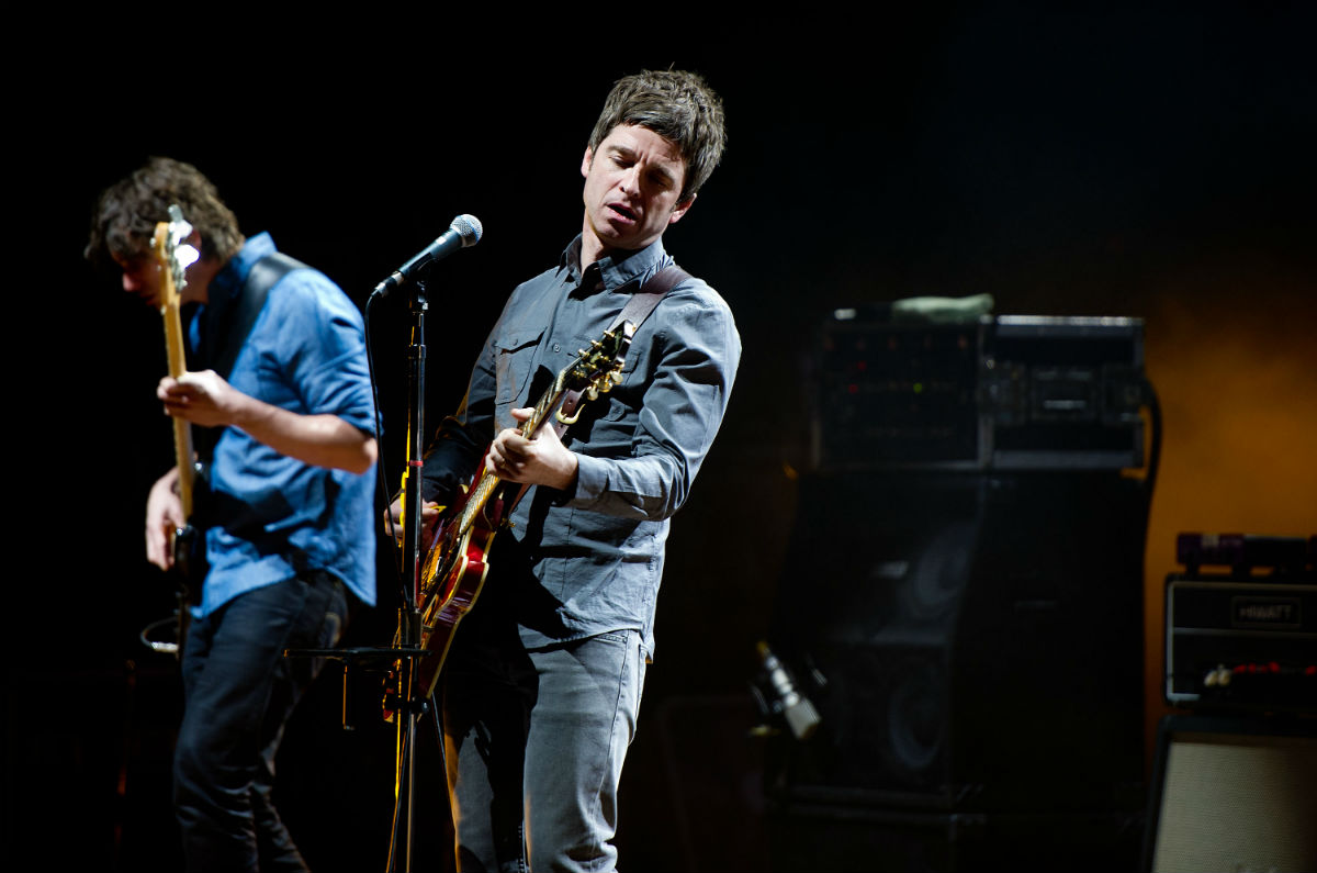 Noel Gallagher compie 50 anni: cosa resta degli Oasis