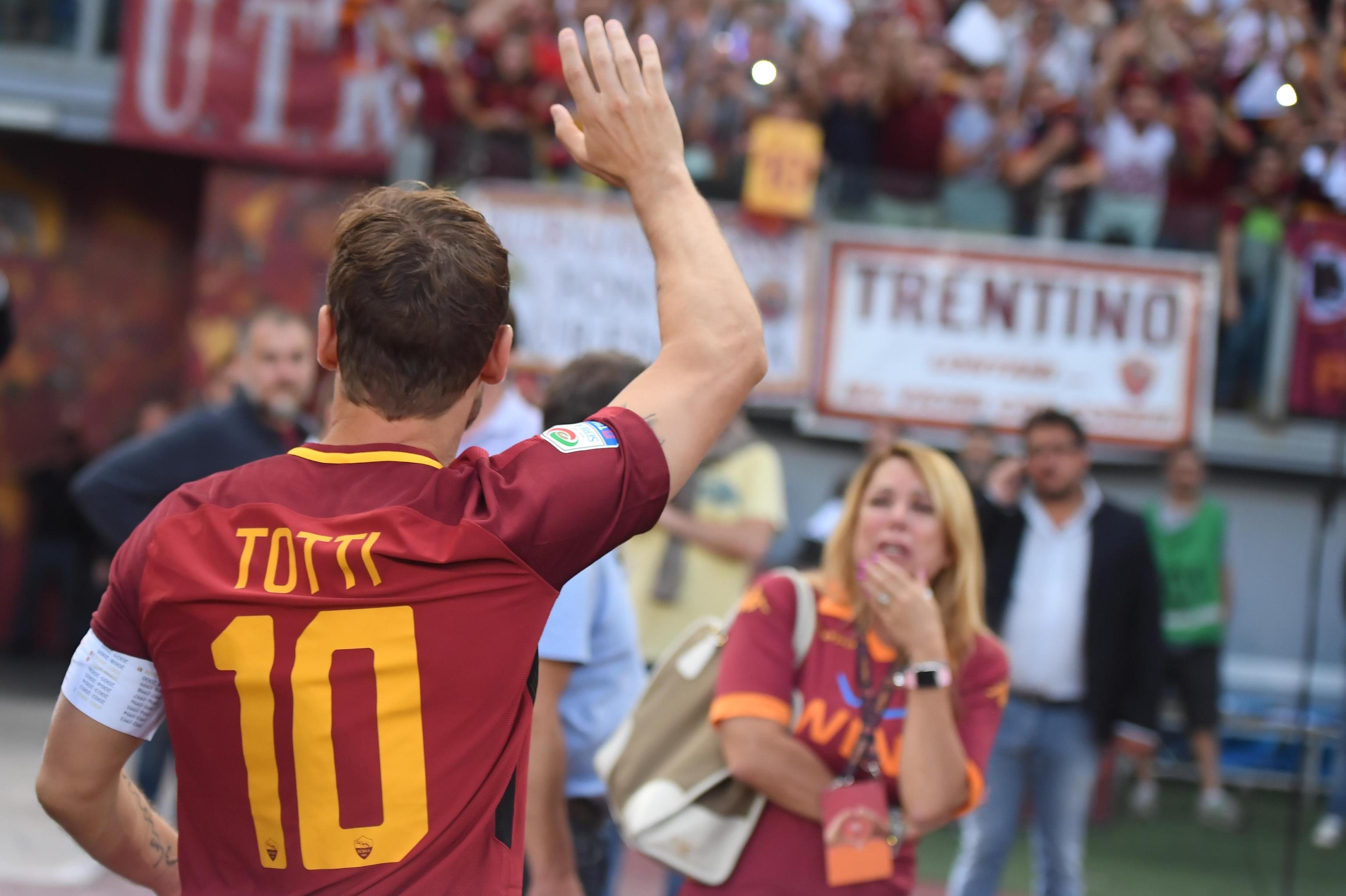 “Adesso è finita, ho paura”. L’addio di Totti, fuoriclasse umano