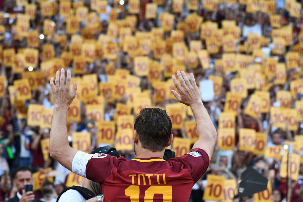 “Adesso è finita, ho paura”. L’addio di Totti, fuoriclasse umano