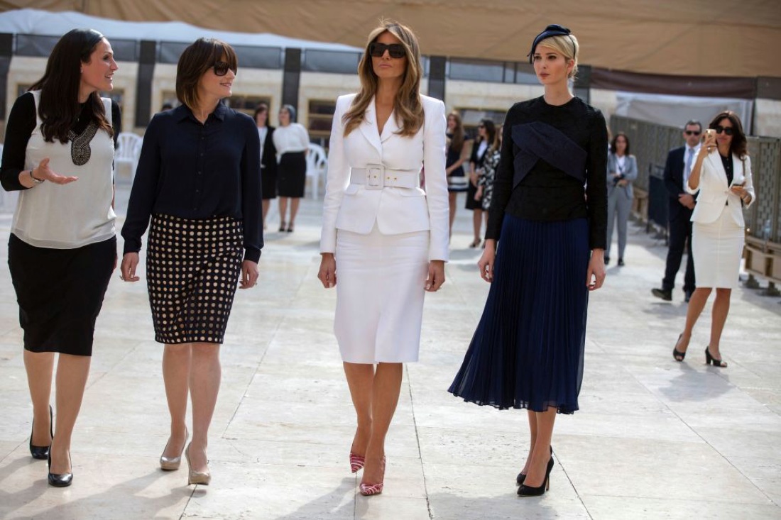 Melania e Ivanka Trump. In viaggio con il presidente – FOTO Melania e Ivanka Trump. In viaggio con il presidente – FOTO
