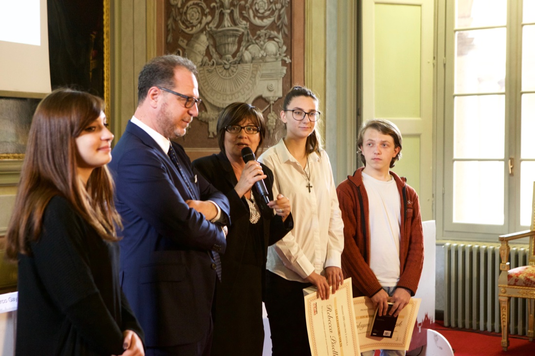 Pavia, 300 libri per una scuola – FOTO