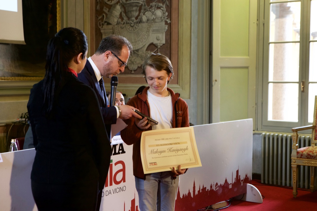 Pavia, 300 libri per una scuola – FOTO