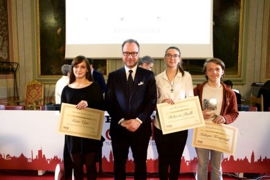 Pavia, 300 libri per una scuola – FOTO