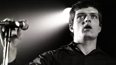 Ian Curtis moriva 37 anni fa – Le 10 canzoni più belle dei Joy Division