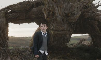 Sette minuti dopo la mezzanotte, al cinema la fiaba sulla paura e la perdita – Video