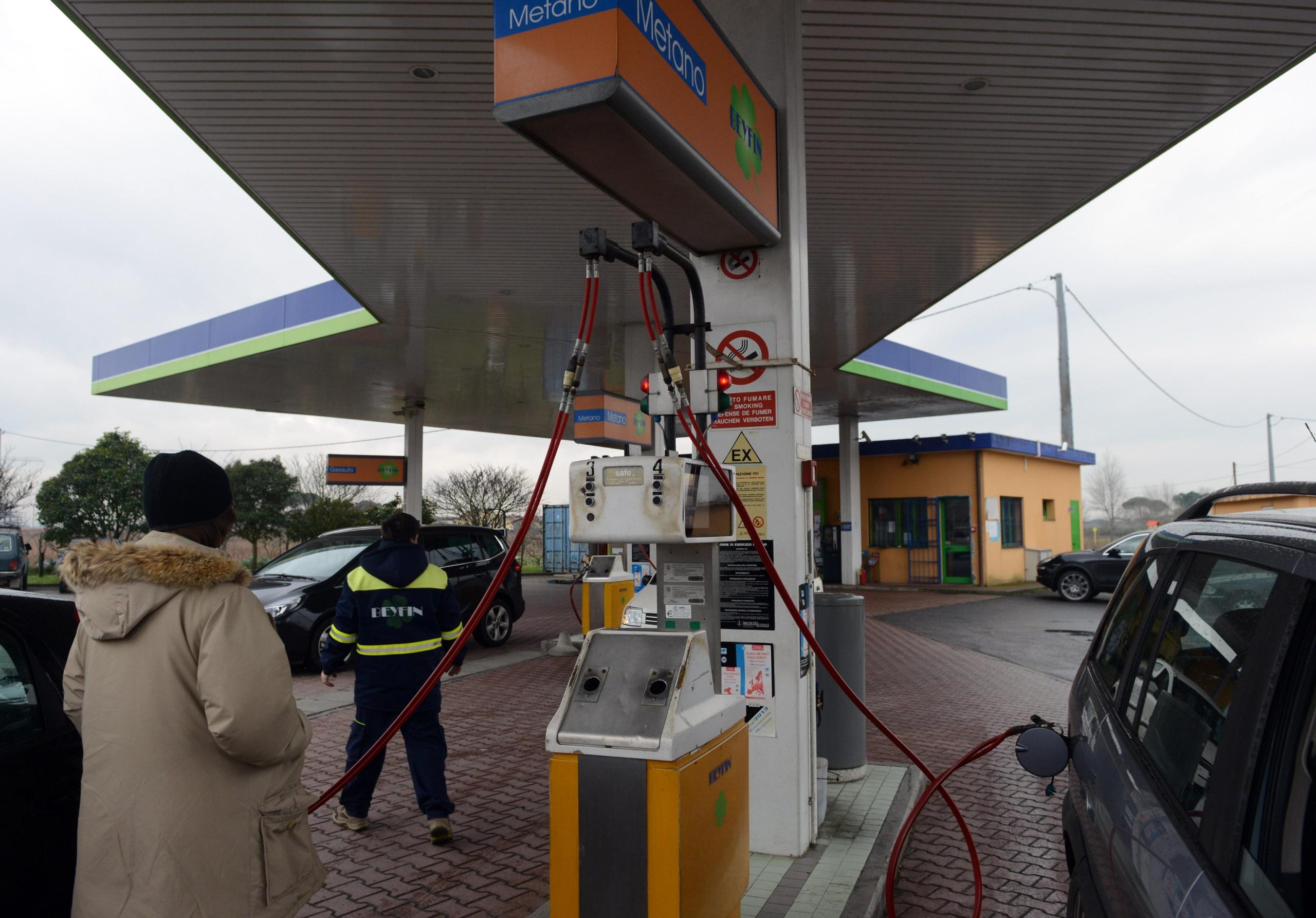 Mercato dell’auto, boom per le elettriche e a gas Mercato dell’auto, boom per le elettriche e a gas