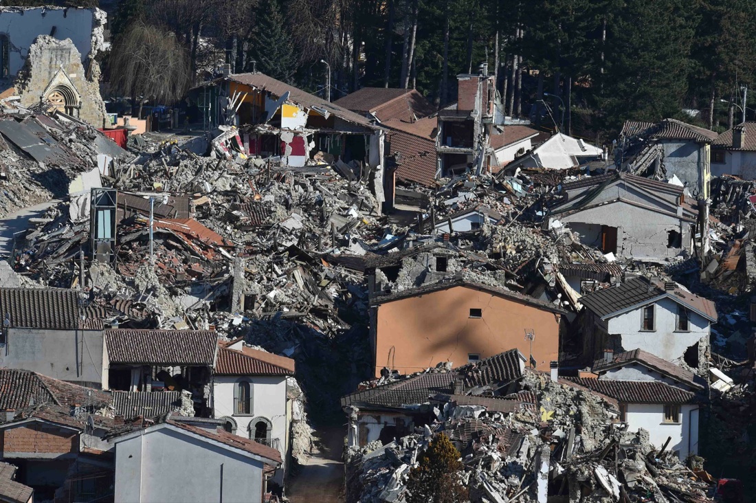 Renzi e l’affronto delle Magliette Gialle nelle zone terremotate
