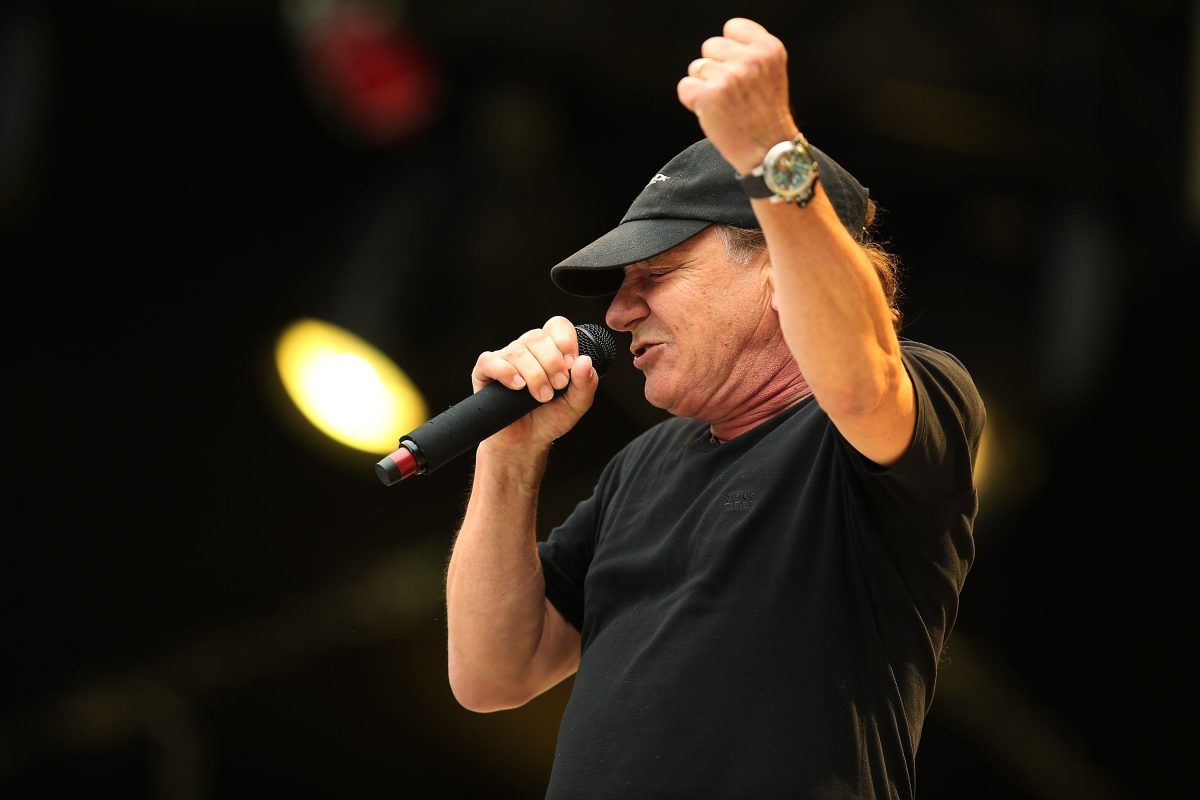 Galleria foto 'Brian Johnson ritrova la voce e duetta con Robert Plant' - foto 3