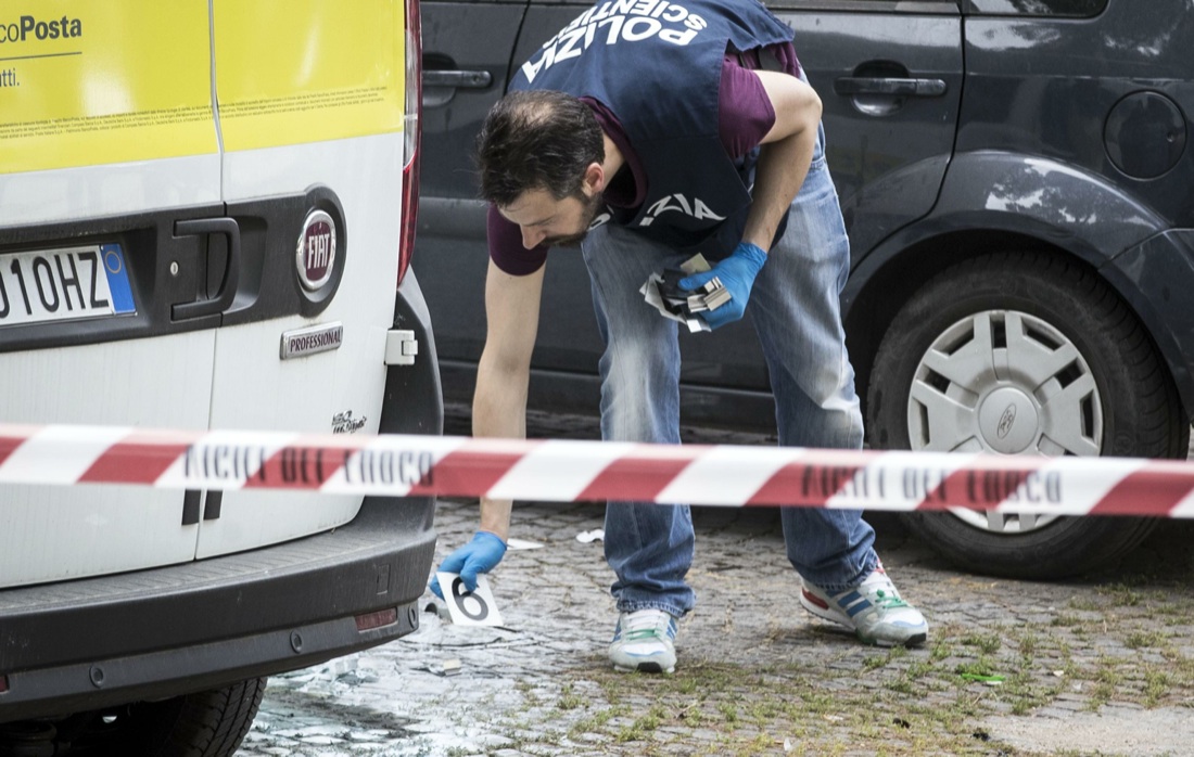 Bomba alle Poste, i precedenti e i legami con gli anarchici Bomba alle Poste, i precedenti e i legami con gli anarchici
