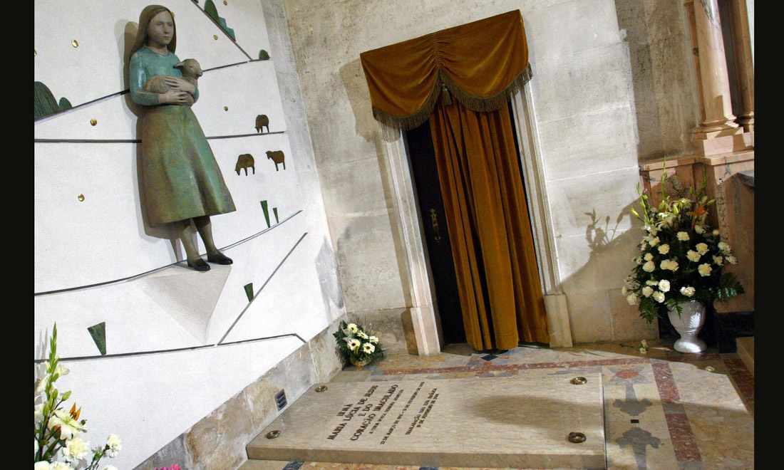 Cento anni fa l’apparizione della Madonna di Fatima: la storia del santuario Cento anni fa l’apparizione della Madonna di Fatima: la storia del santuario