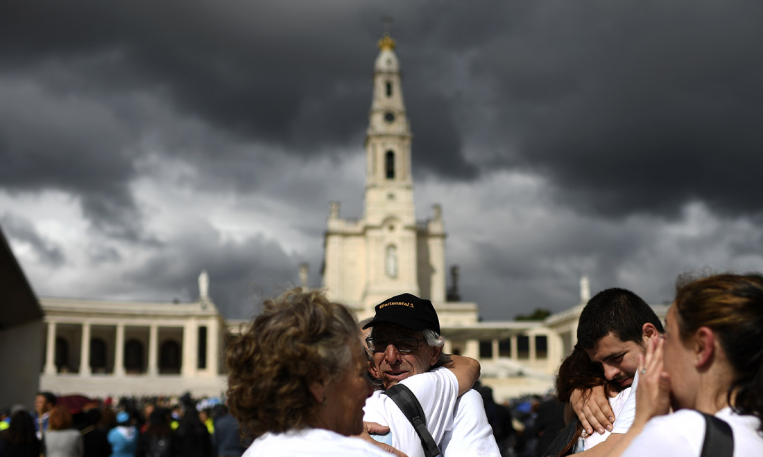 Cento anni fa l’apparizione della Madonna di Fatima: la storia del santuario Cento anni fa l’apparizione della Madonna di Fatima: la storia del santuario