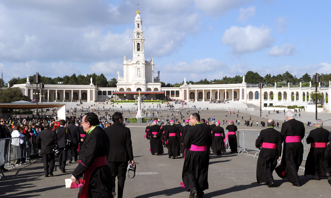 Cento anni fa l’apparizione della Madonna di Fatima: la storia del santuario Cento anni fa l’apparizione della Madonna di Fatima: la storia del santuario