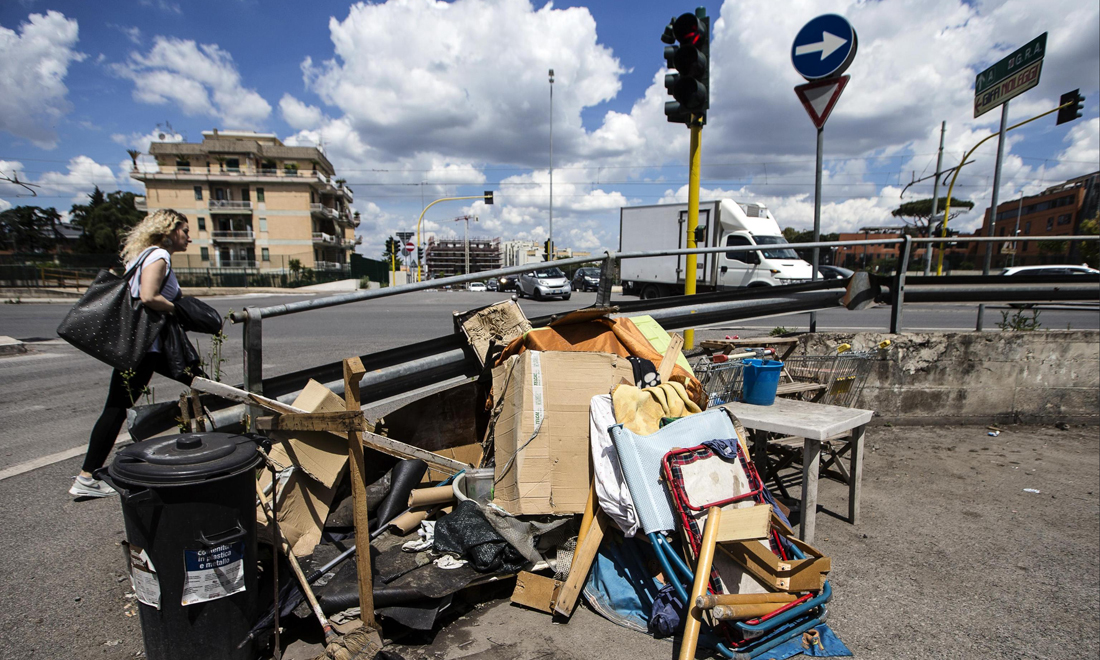 Roma, “rifiuti quasi ovunque” scrive il New York Times – Foto Roma, “rifiuti quasi ovunque” scrive il New York Times – Foto