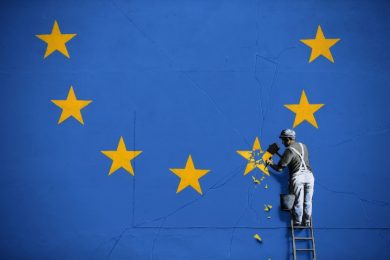 Banksy racconta la Brexit con un murale a Dover